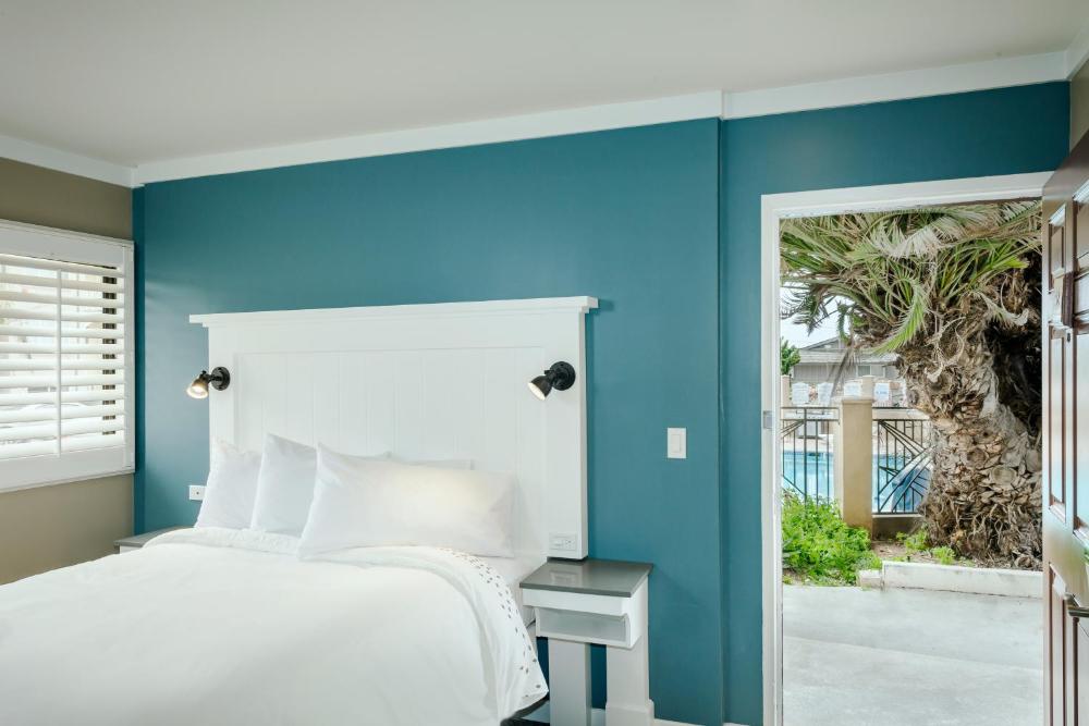 Pacific Shores Inn